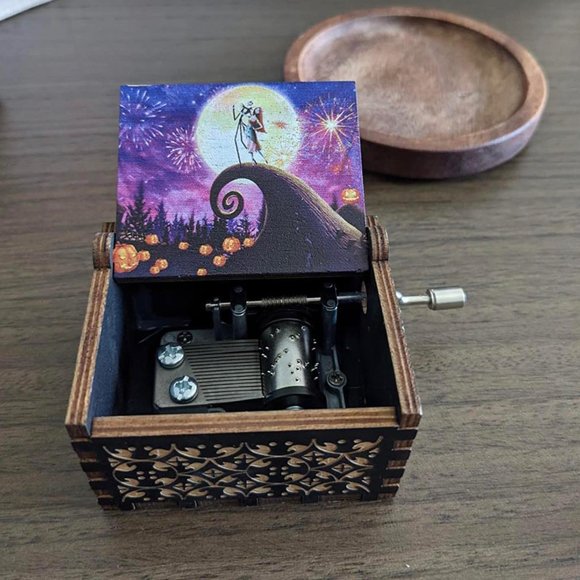 Music Box Wooden - Nightmare Before Christmas Hand Crank Engraved Music Boxes - Picture 1 of 1
